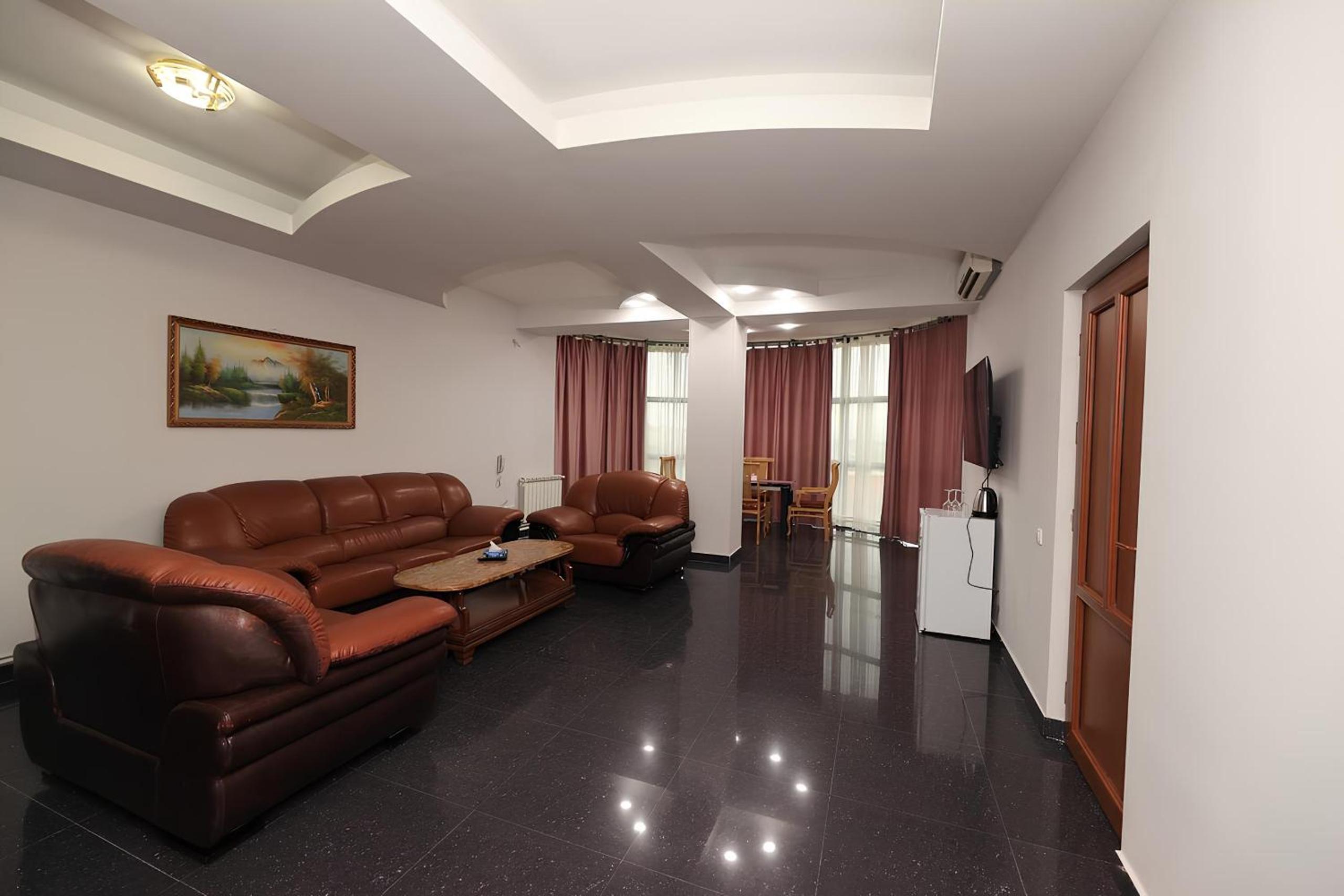New Continental Hotel, photo 8