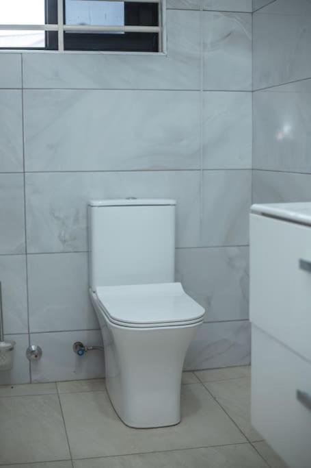 Entire 4 bedroom condo in Accra Pacific Apartments view 2