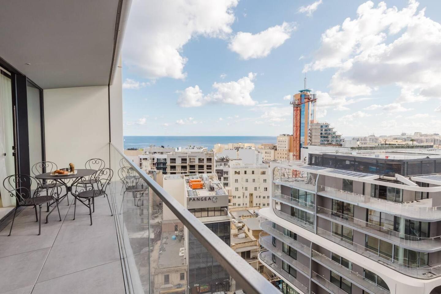 Elite Mercury Towers 1BED by Homely photo 3