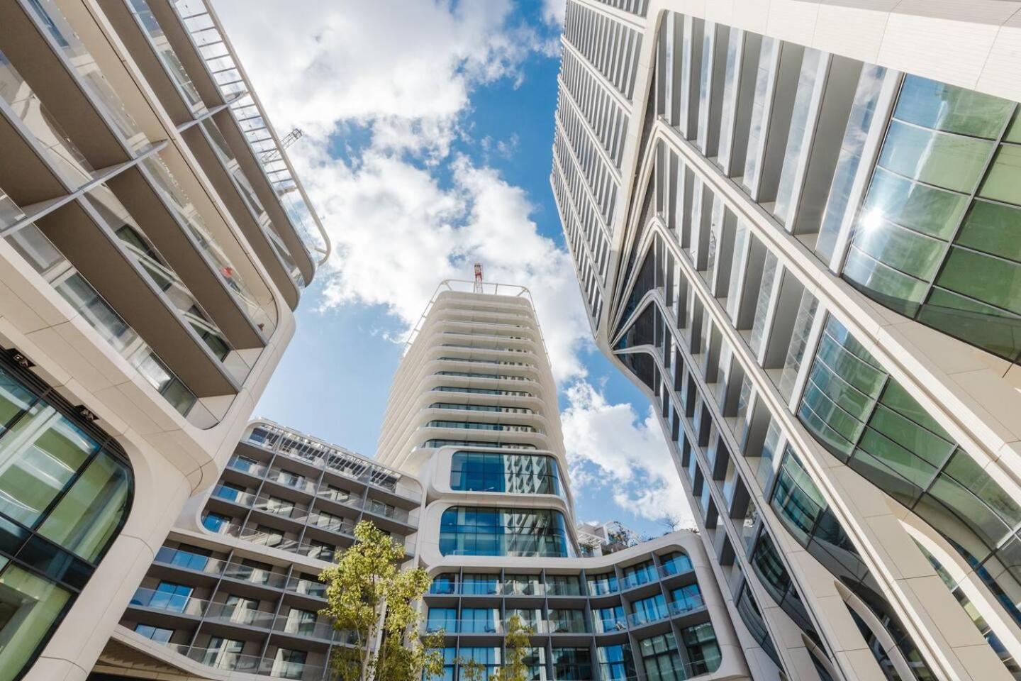 Elite Mercury Towers 1BED by Homely photo 3