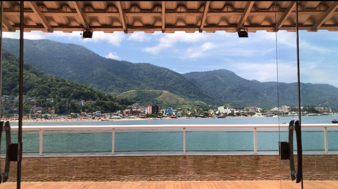 Casa na praia com vista para o mar