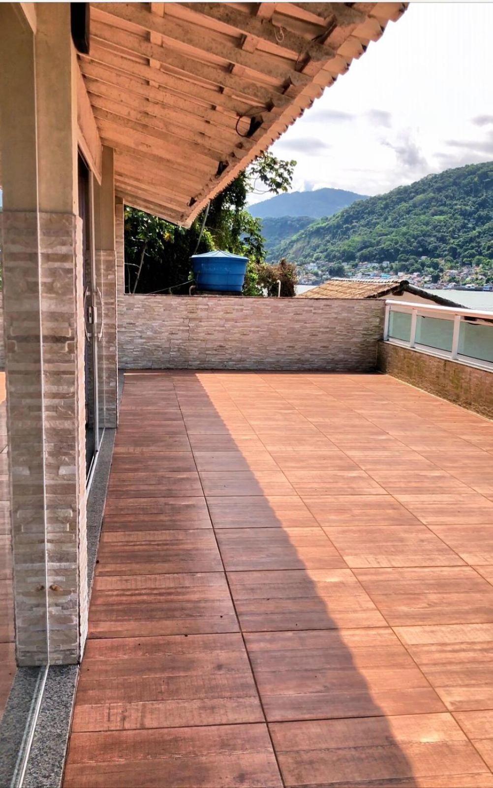 Casa na praia com vista para o mar