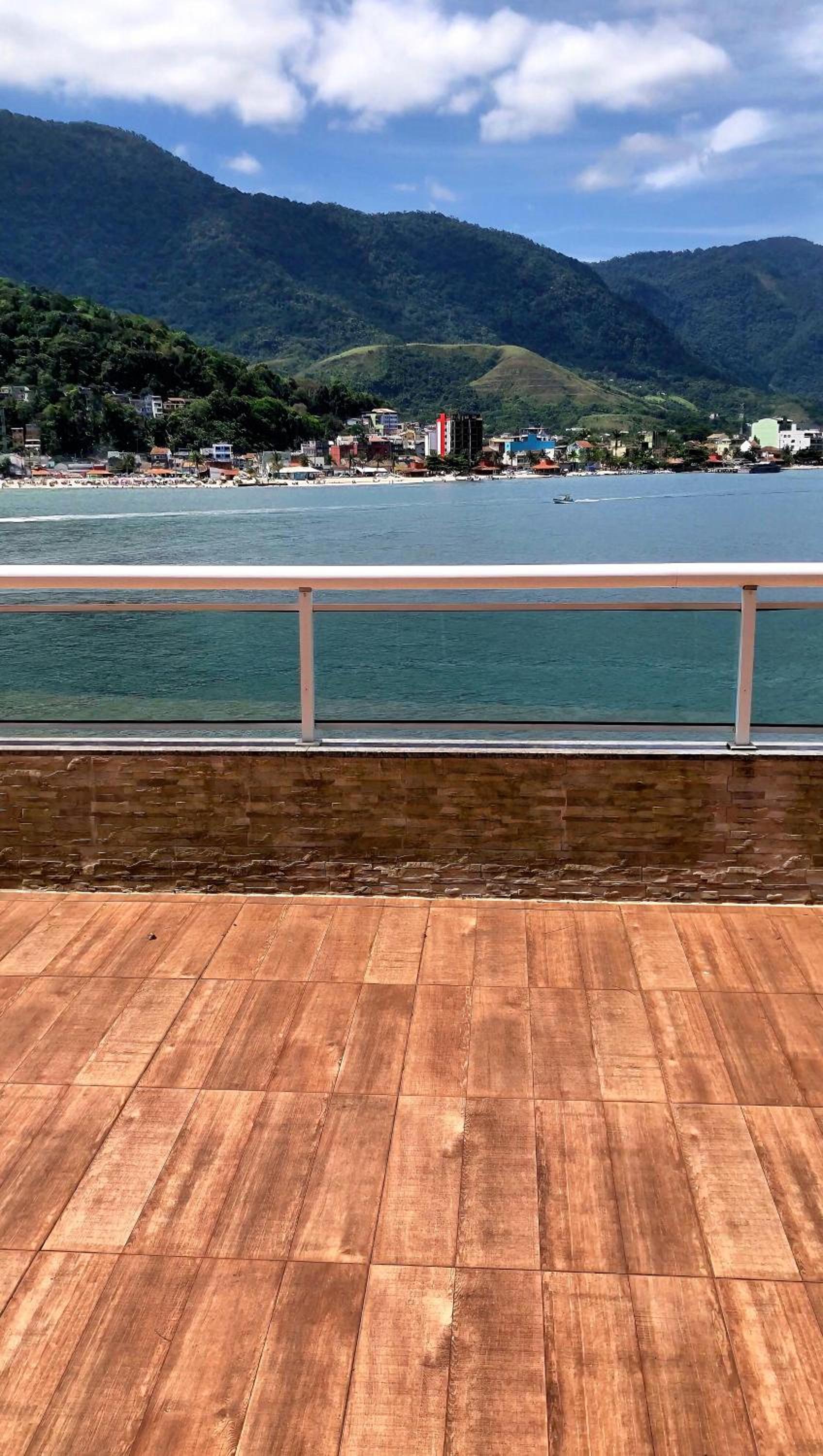 Casa na praia com vista para o mar