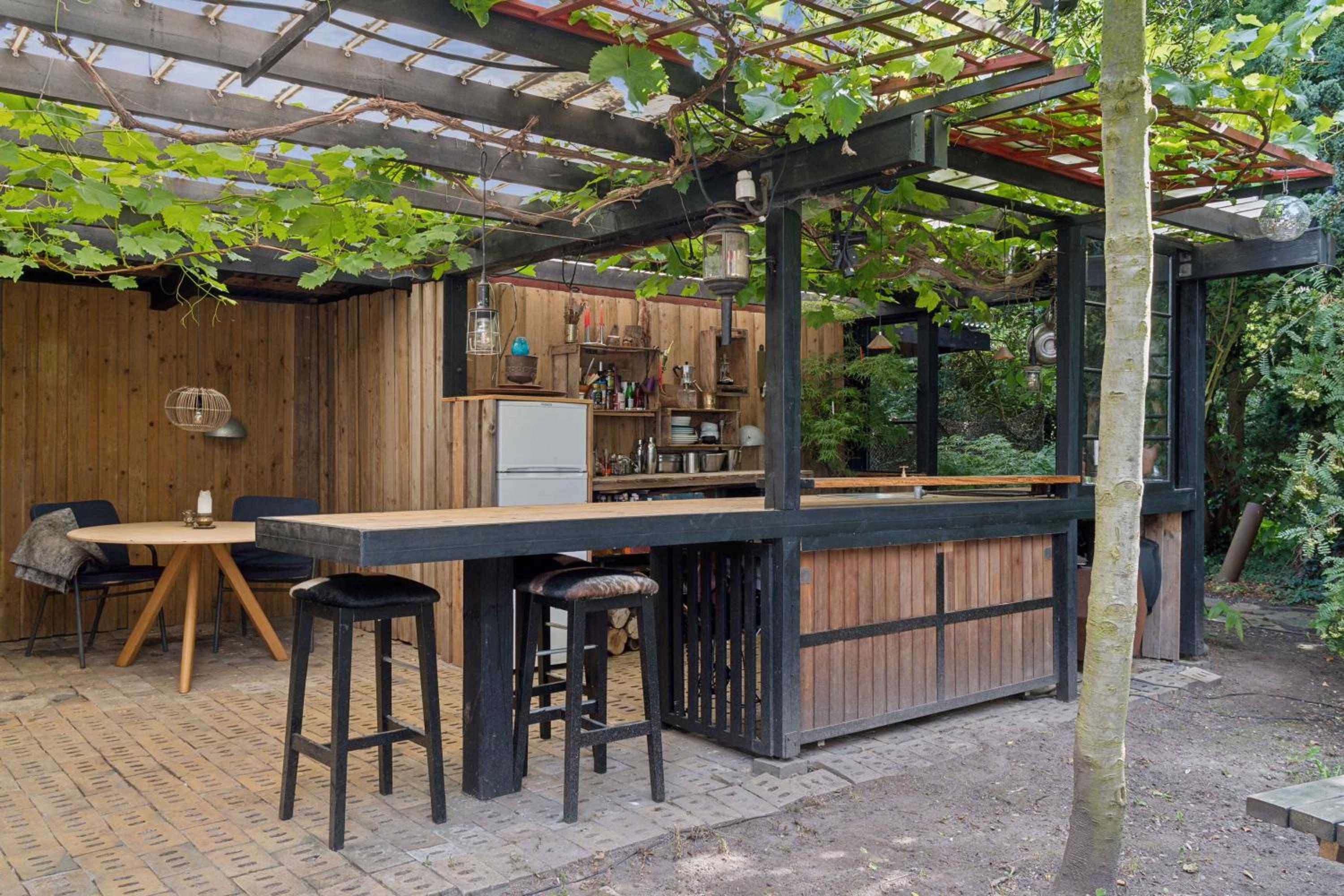 Welcome To The Multihouse In The Countryside