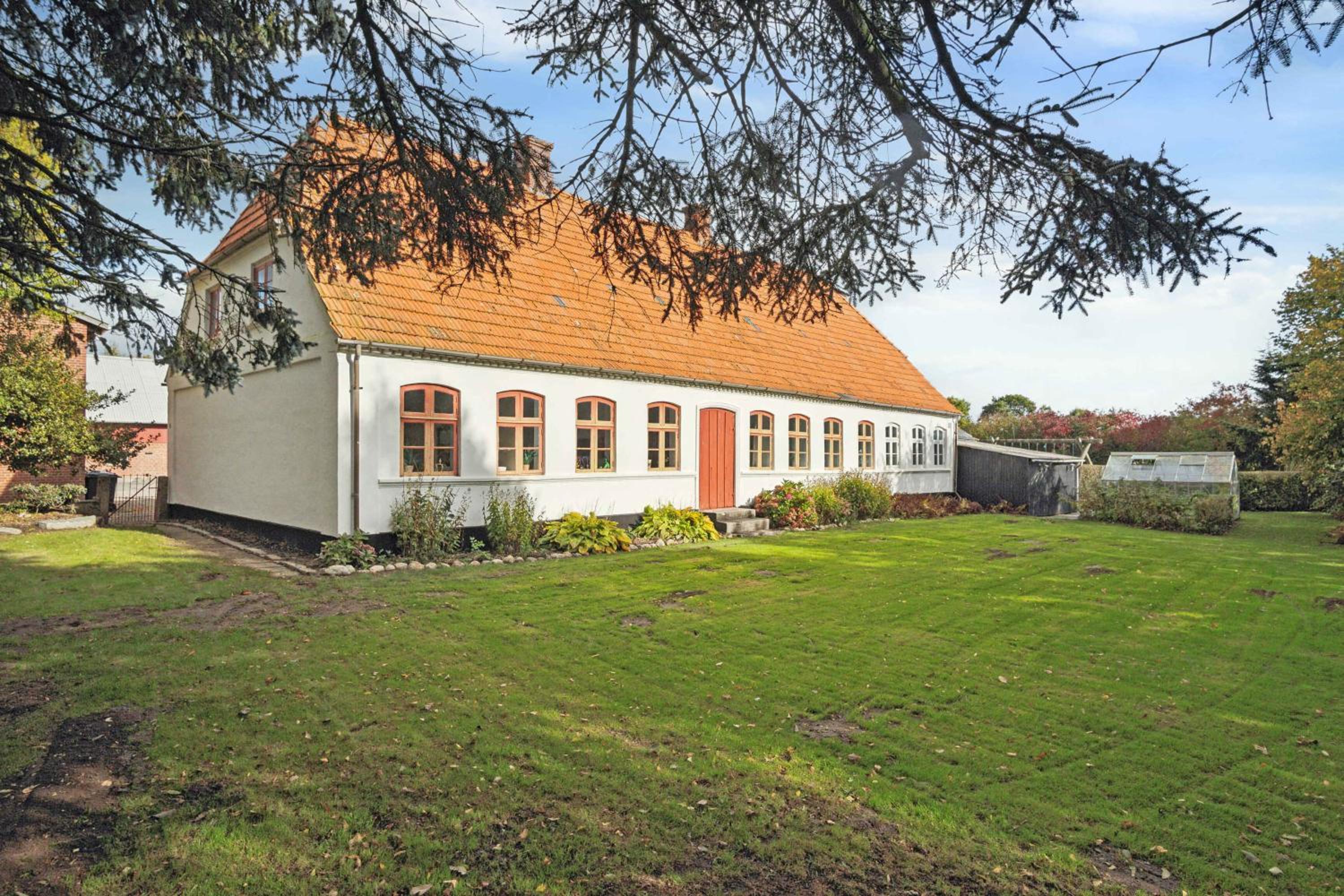 750 M2 Countryside Idyll With Activity Room