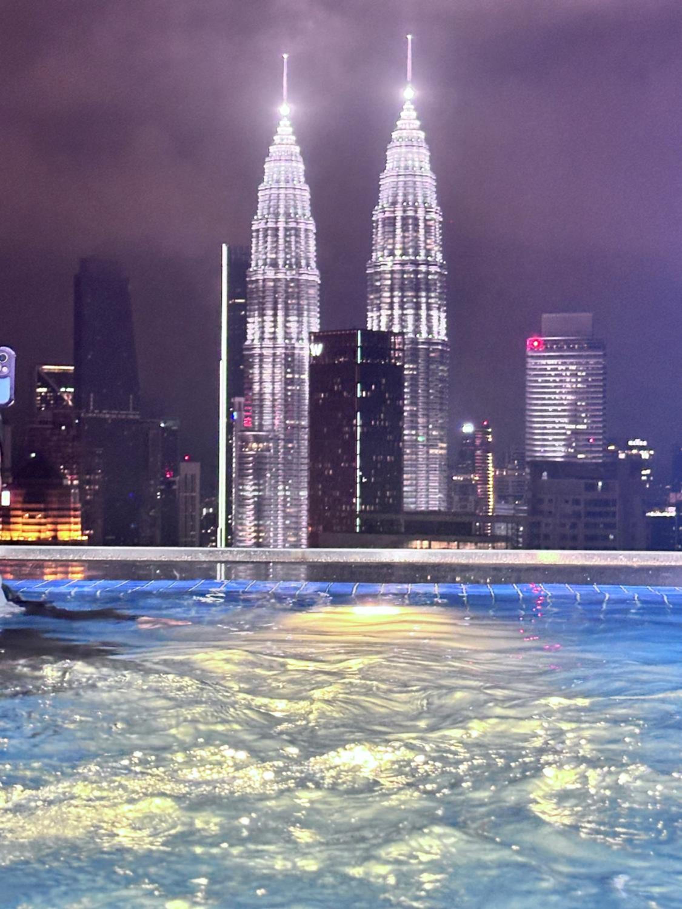 THE LUXE INFINITUM KLCC By KL MALAYSIA