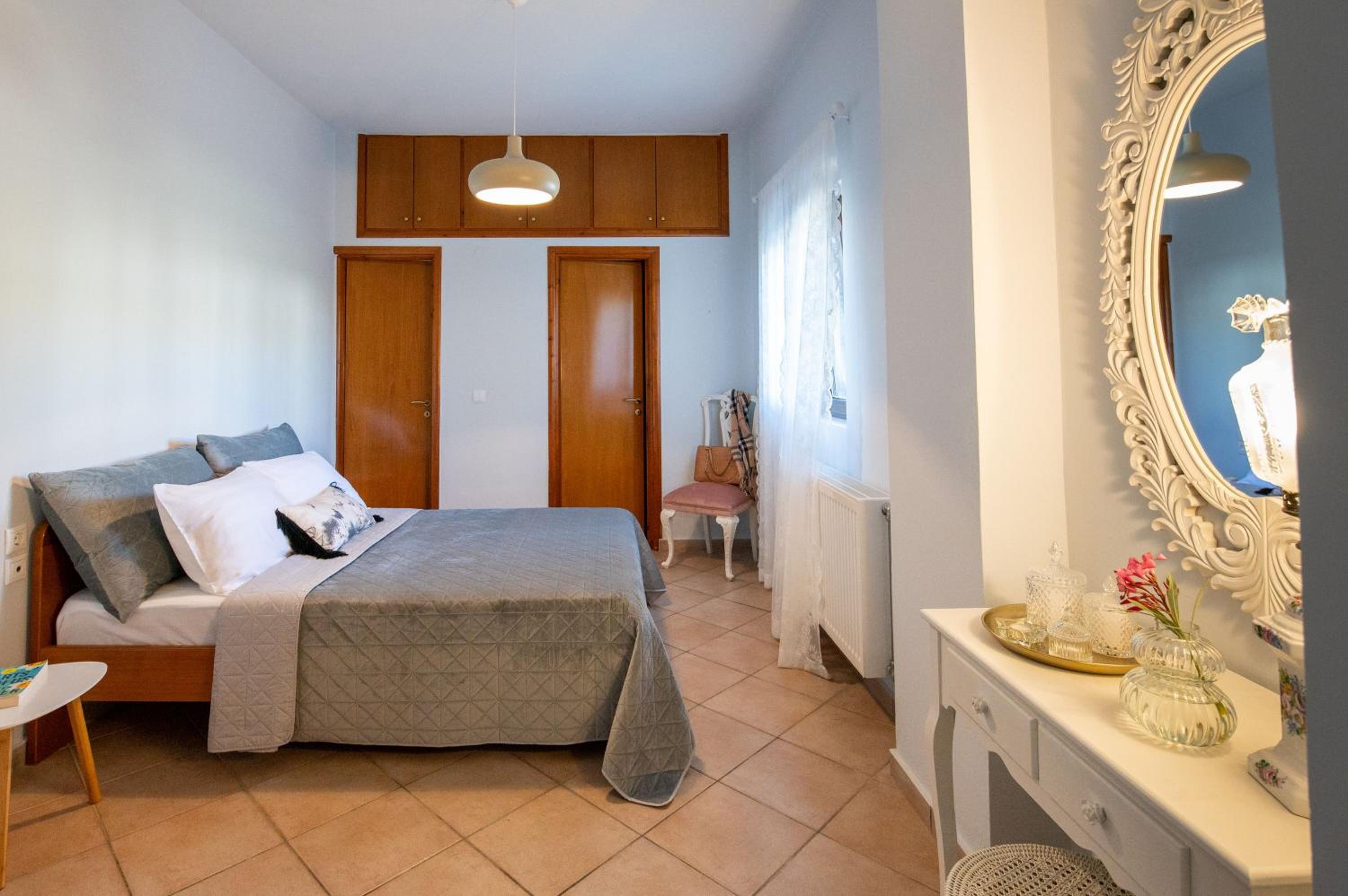 Natalia's Apartment in Tavronitis view 3