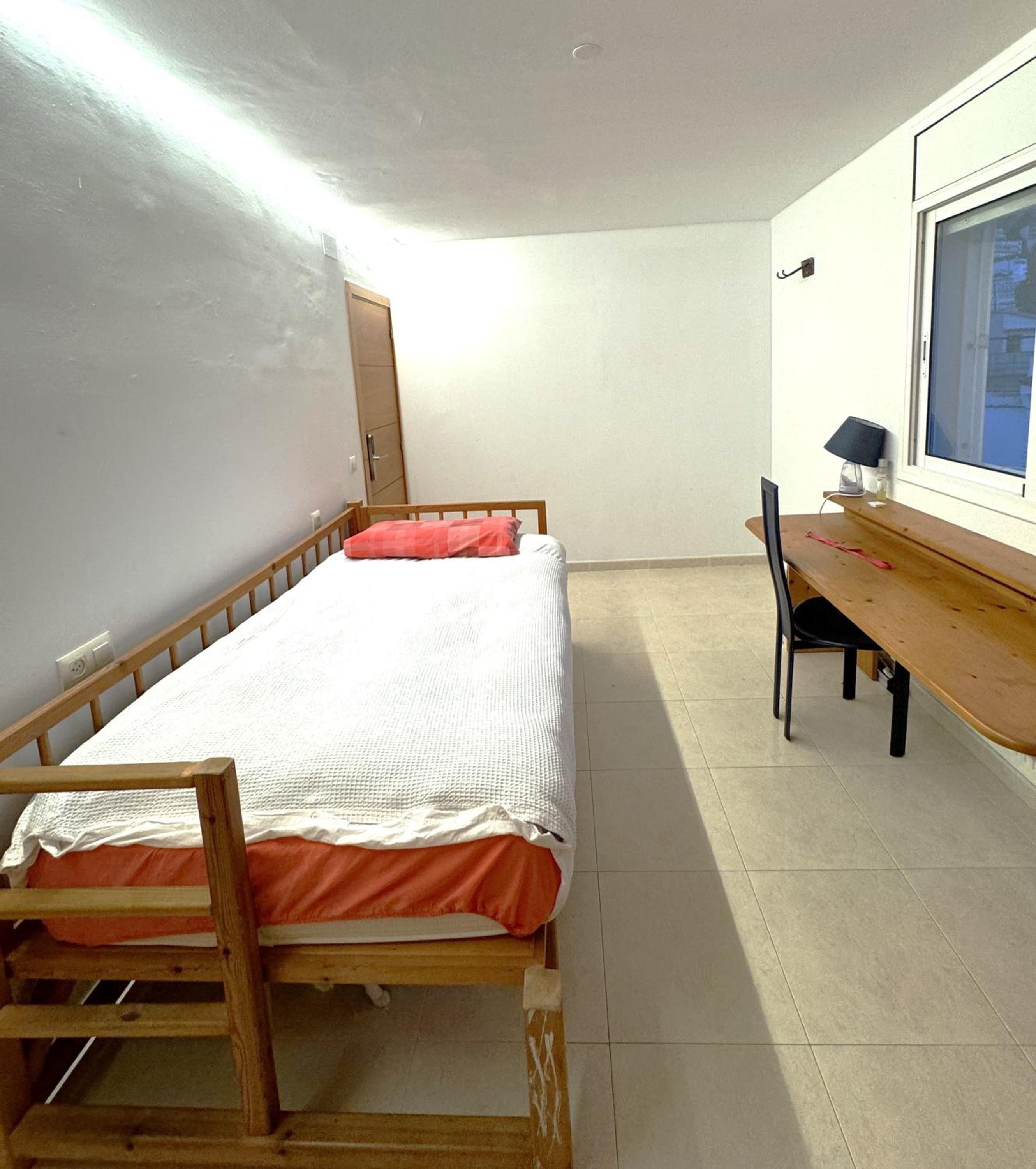 Hilda's Queen Room private bathroom photo 3