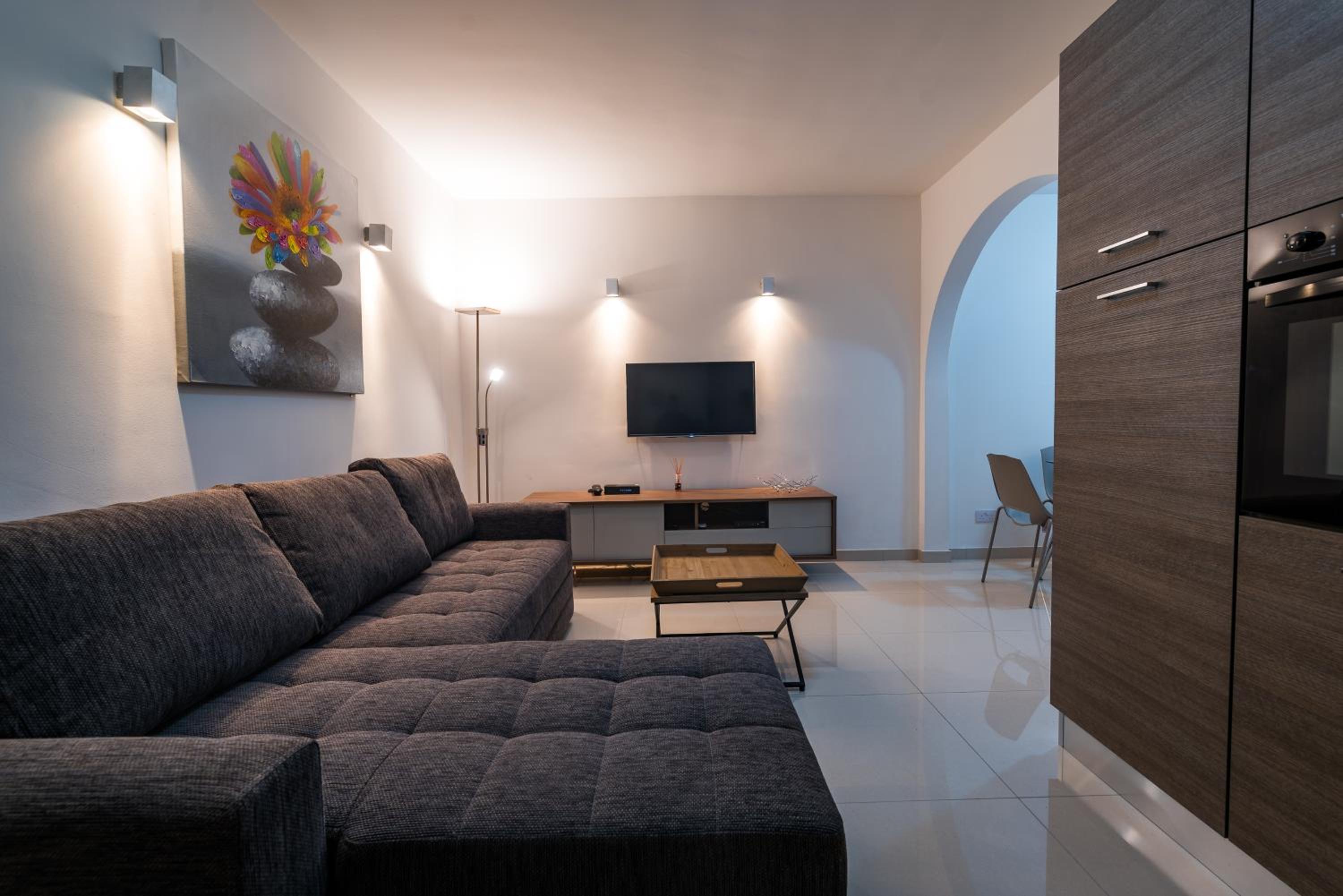 SH6A - 2 Bedroom Apartment in Qawra photo 4