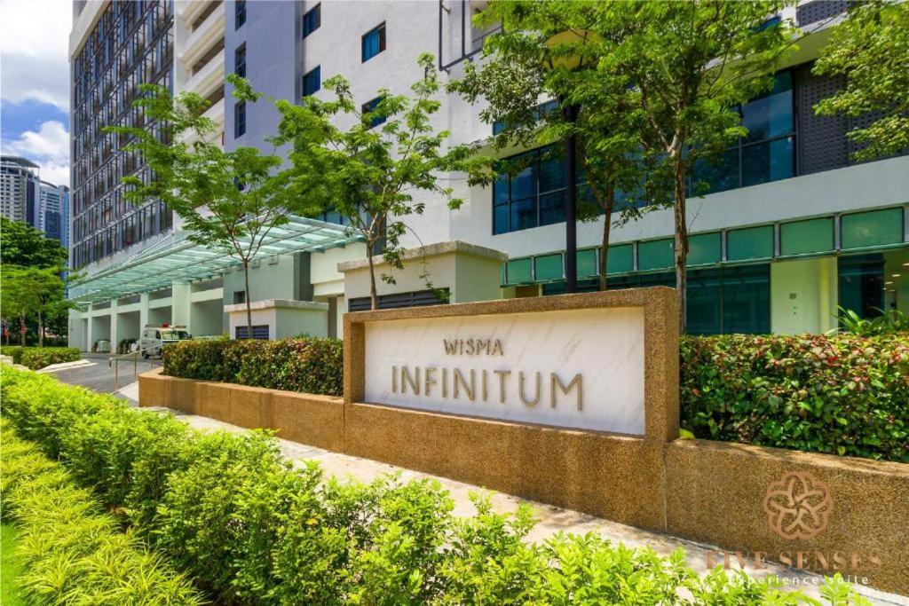 THE LUXE INFINITUM KLCC By KL MALAYSIA