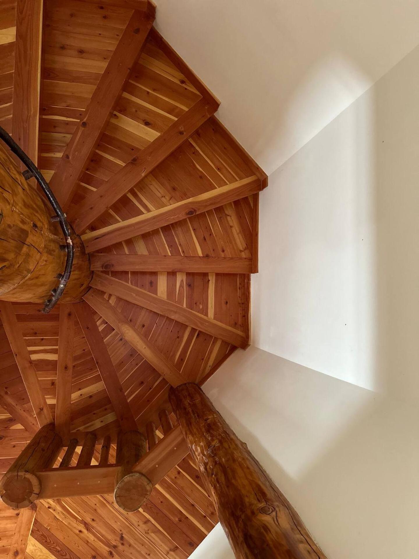 Ryders Lodge, Log Home in Edgewater, BC