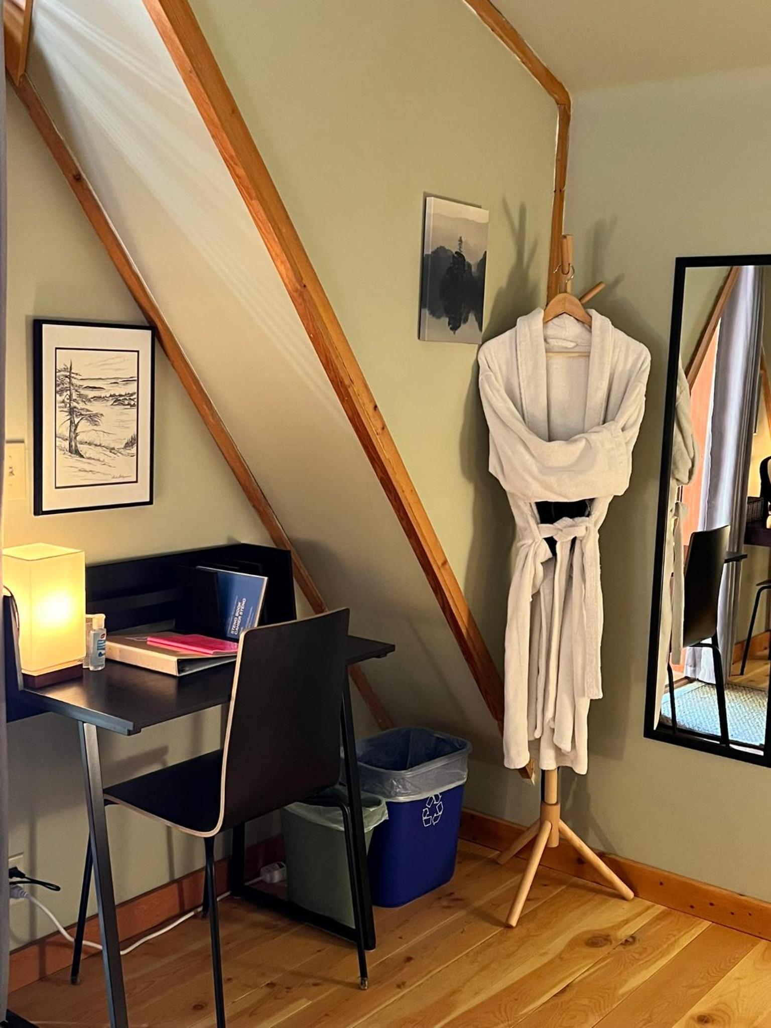 Five Elements Lodge B&B with Outdoor Spa