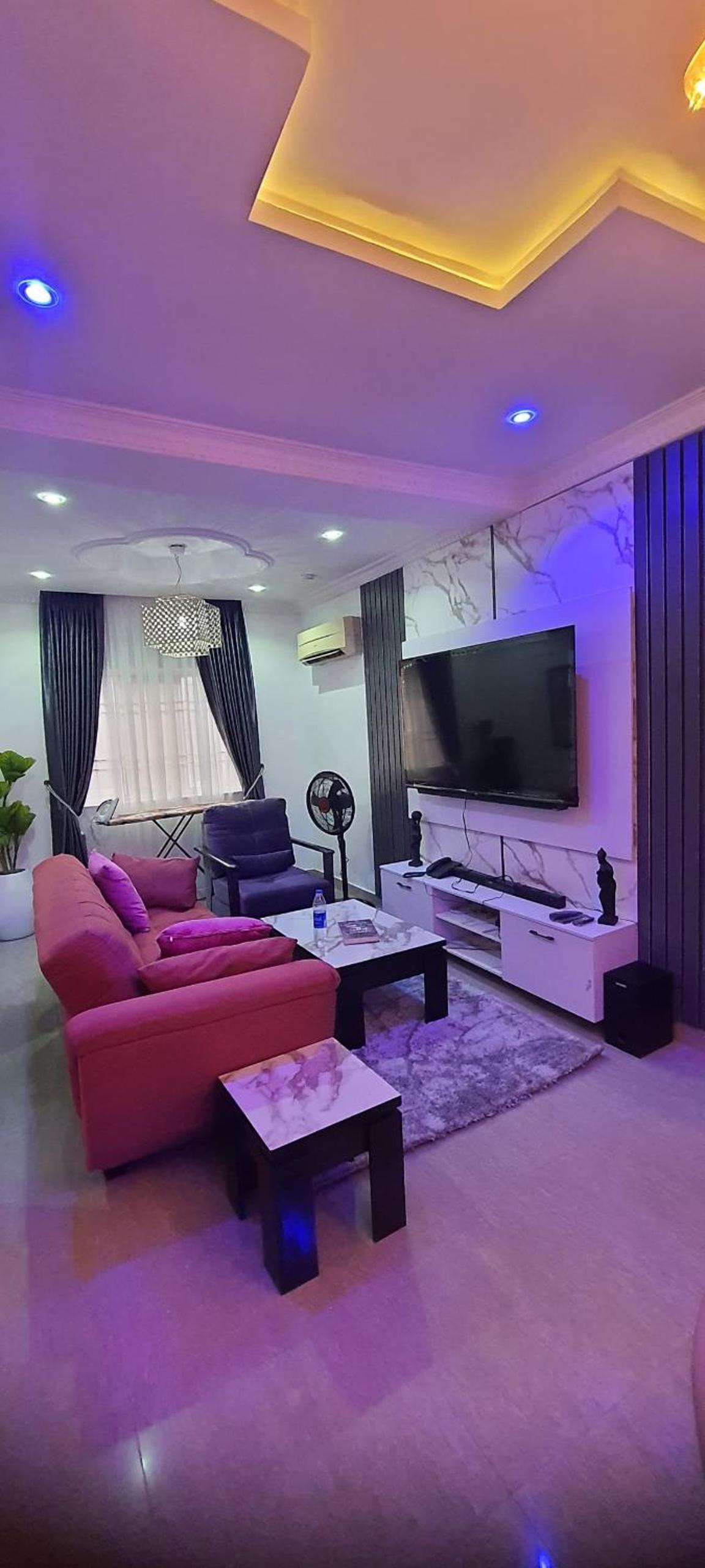 Legend's Court by Daisy's Inn view 3