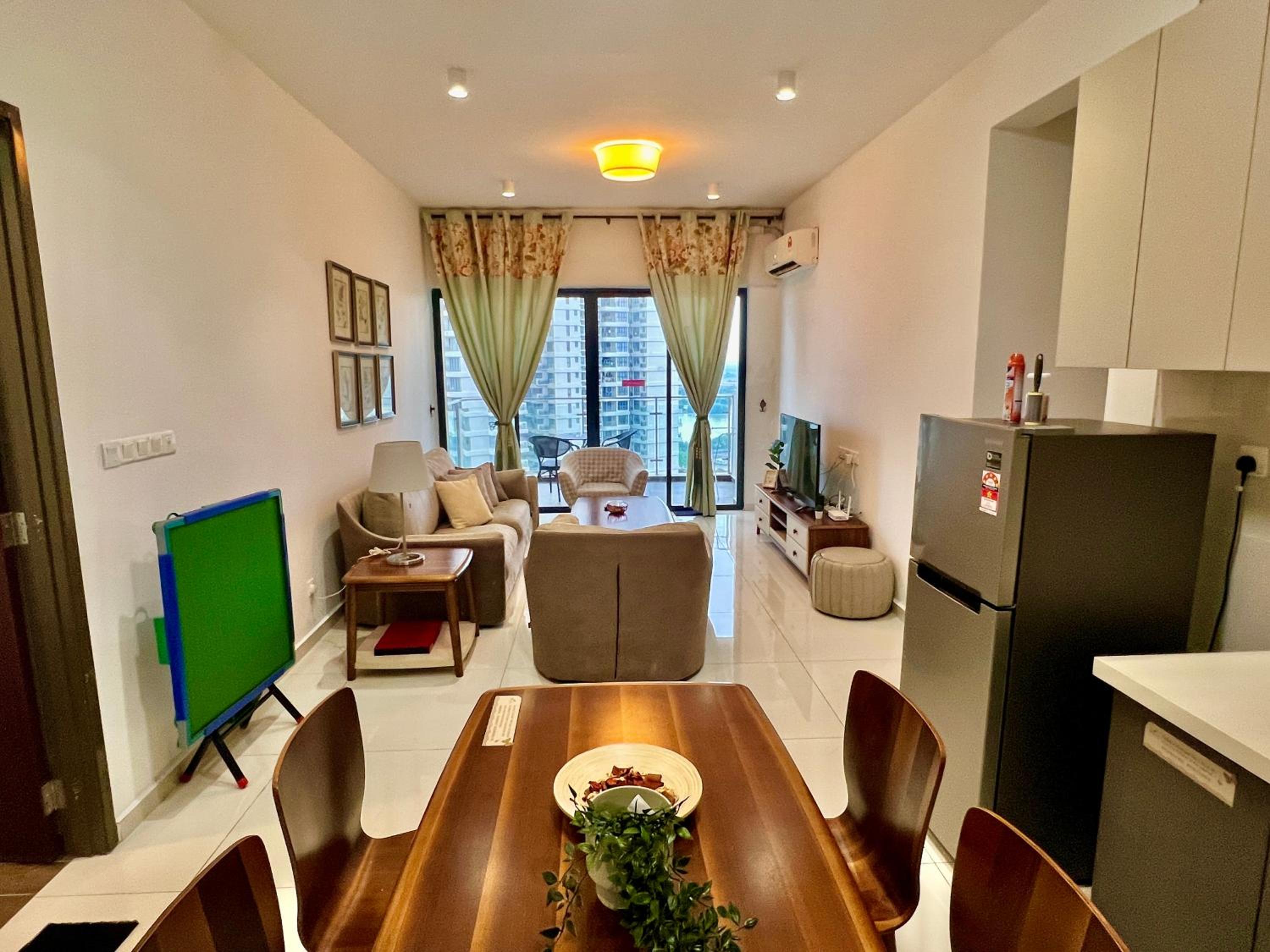 Country Garden Danga Bay Amberside by R9 HomeStay