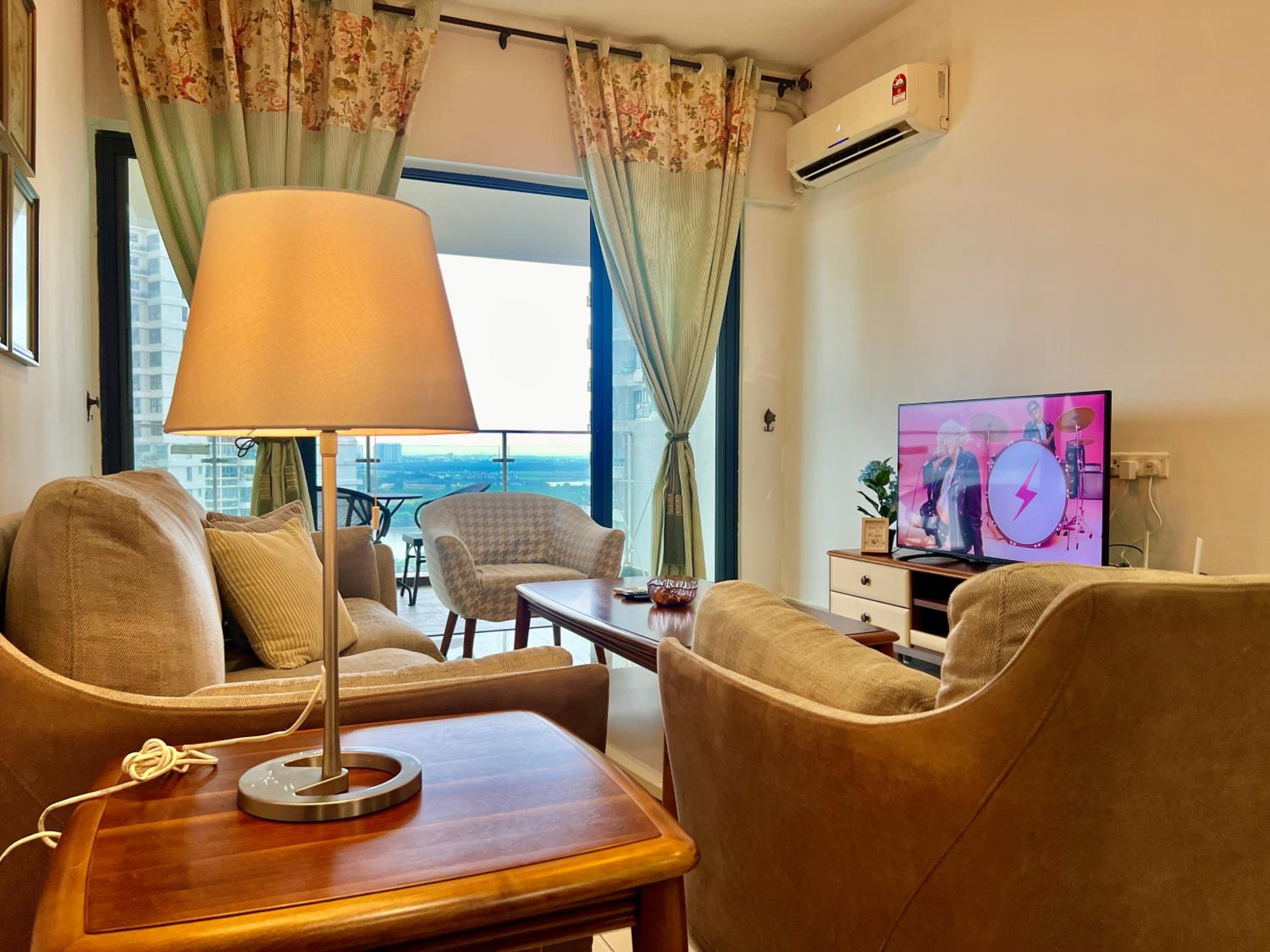 Country Garden Danga Bay Amberside by R9 HomeStay