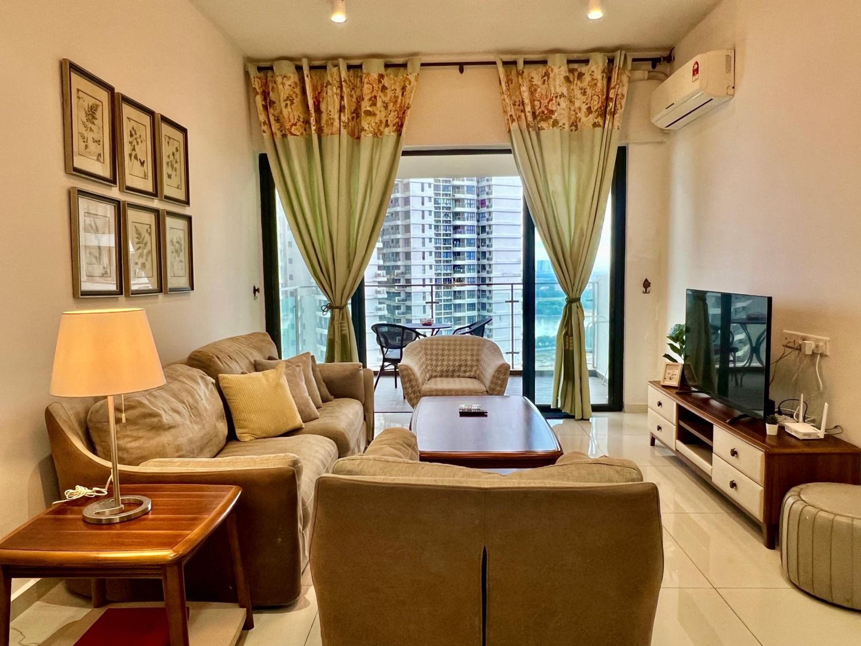 Country Garden Danga Bay Amberside by R9 HomeStay