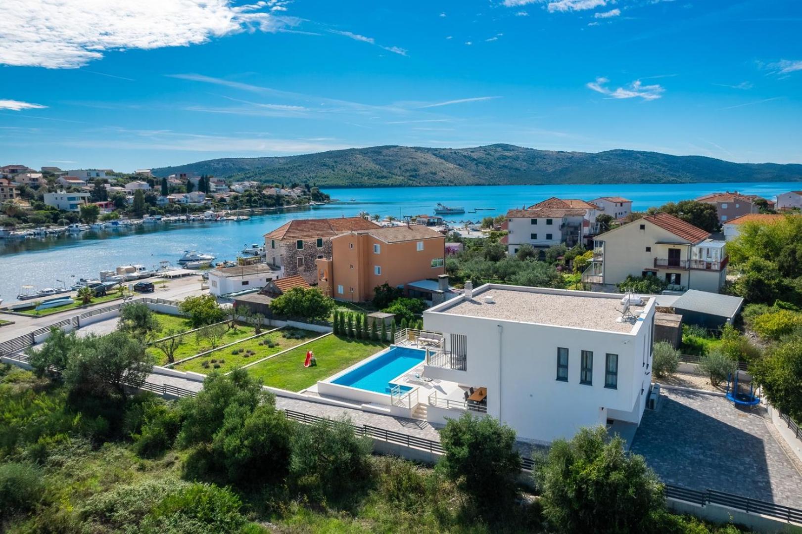 Villa Consido, a 3-Bedroom Retreat with sea views view 4