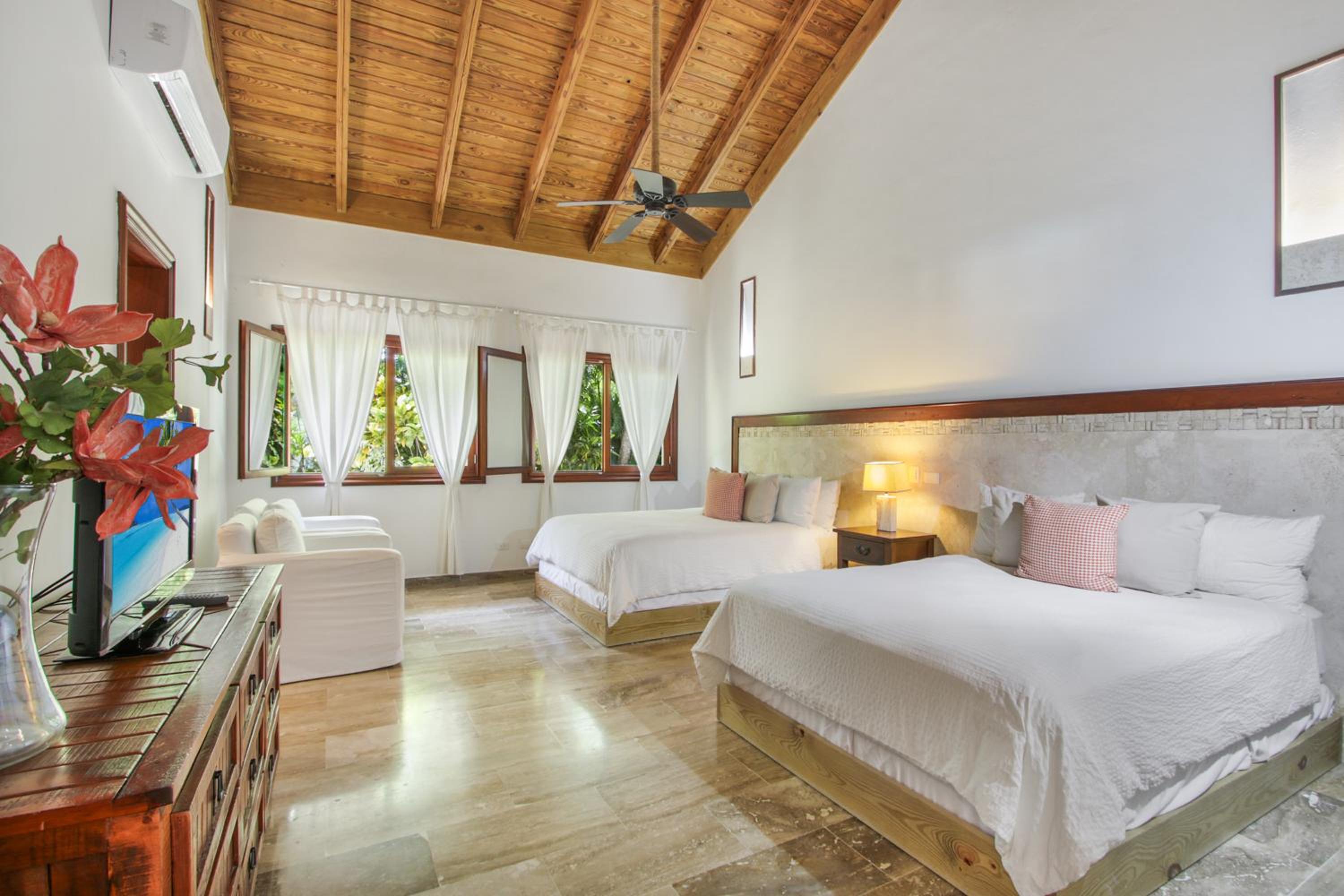 Casa de Campo villa – Luxurious villa up to 12 people with pool jacuzzi golf view 3