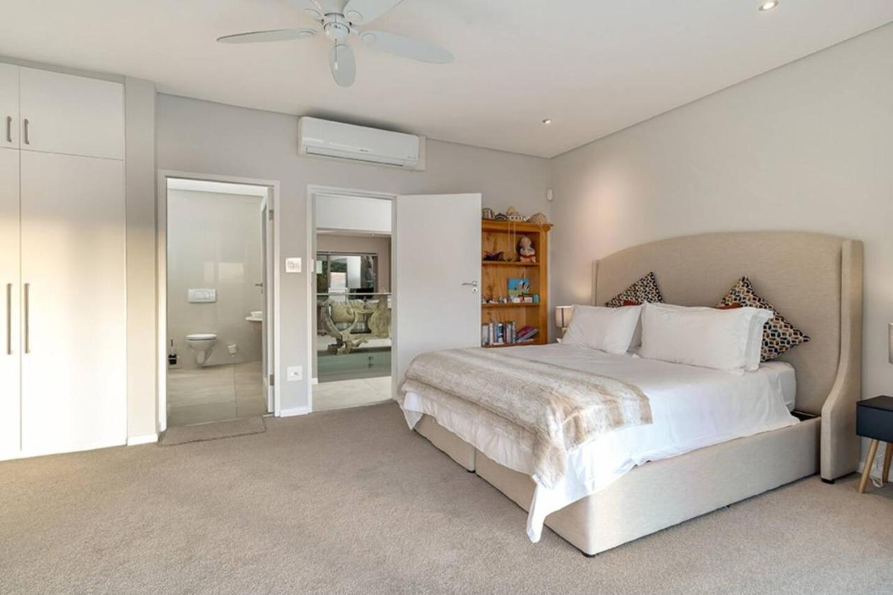 4 Bedroom Villa Cramond in Camps Bay