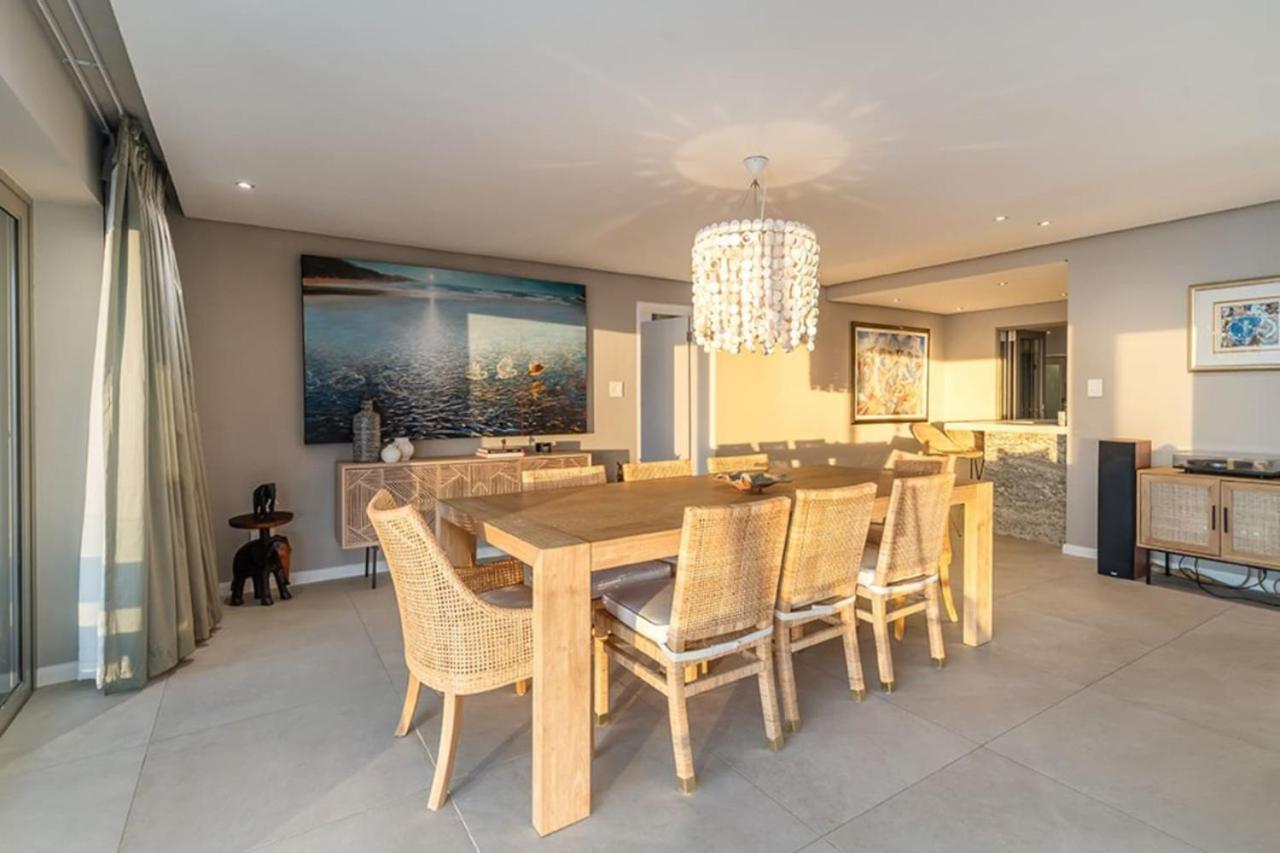 4 Bedroom Villa Cramond in Camps Bay