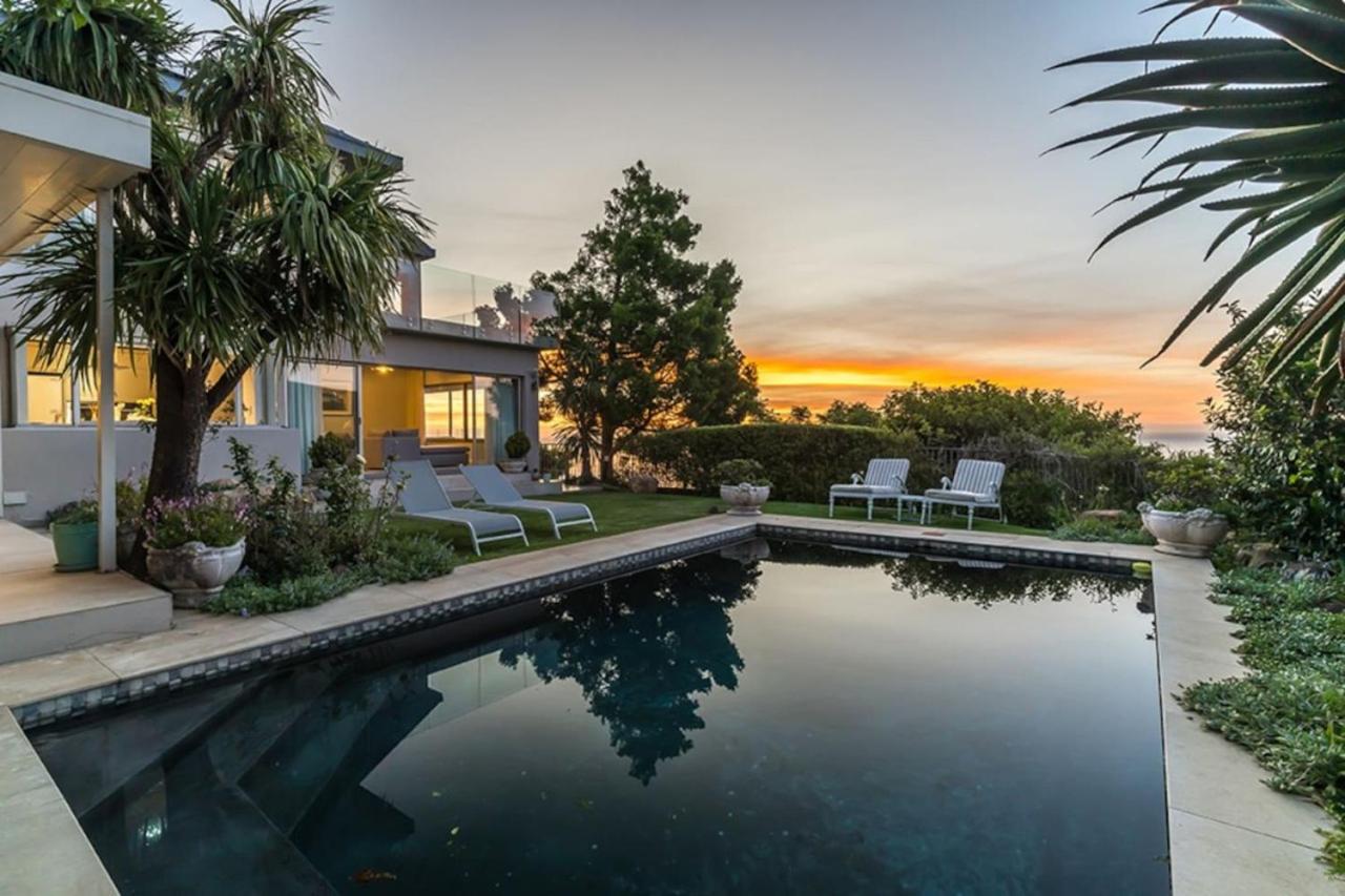 4 Bedroom Villa Cramond in Camps Bay