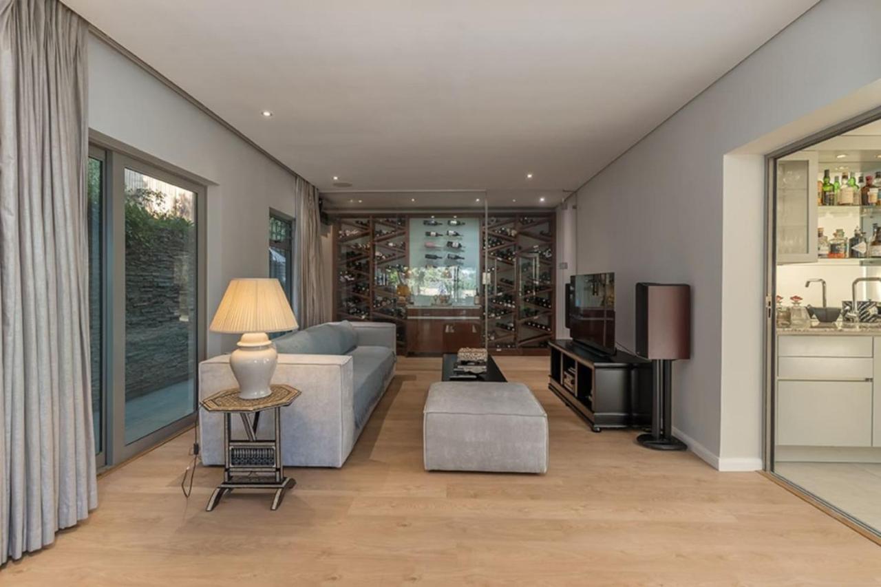 4 Bedroom Villa Cramond in Camps Bay
