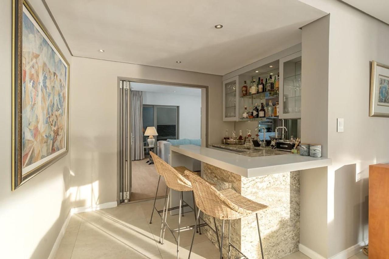 4 Bedroom Villa Cramond in Camps Bay