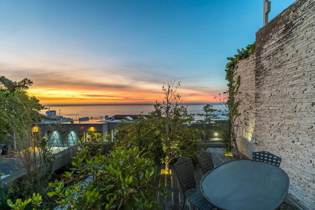 4 Bedroom Villa Cramond in Camps Bay