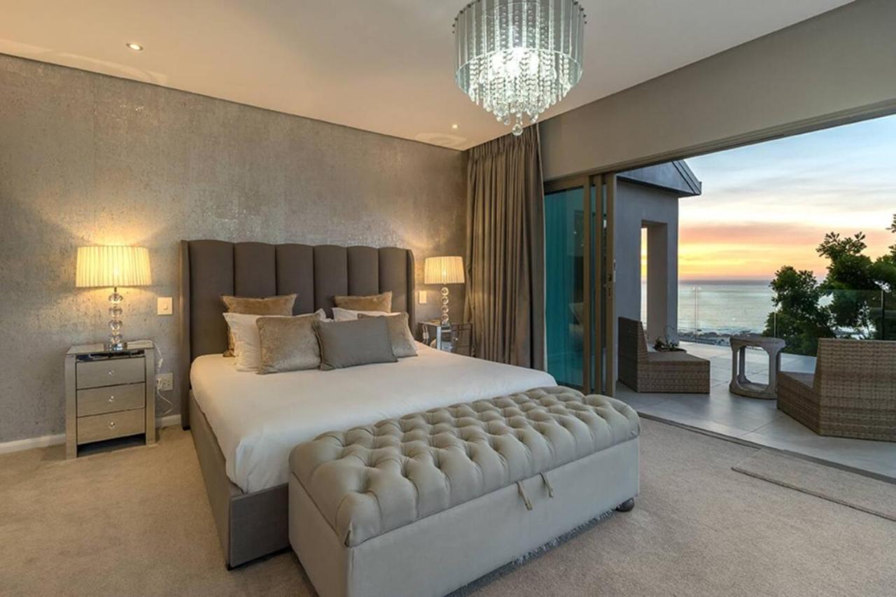 4 Bedroom Villa Cramond in Camps Bay