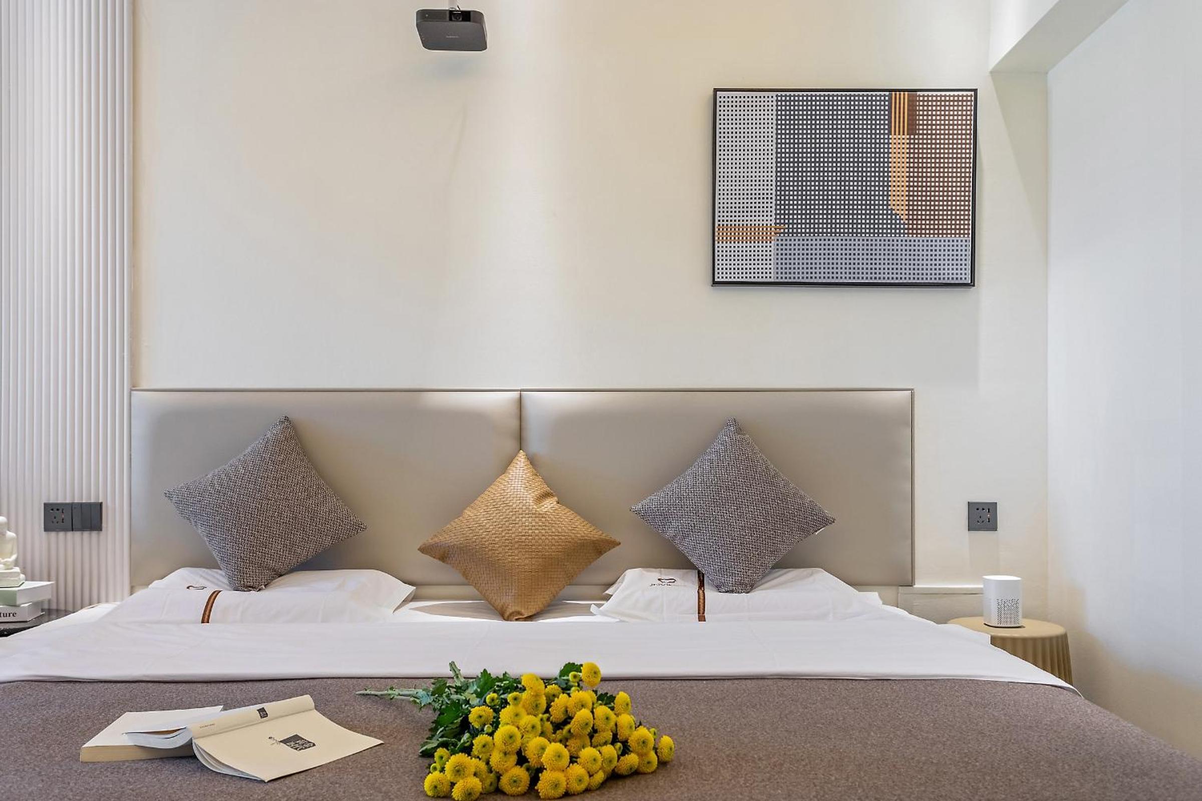 Kunming Qicaimen Shangpin Apartment