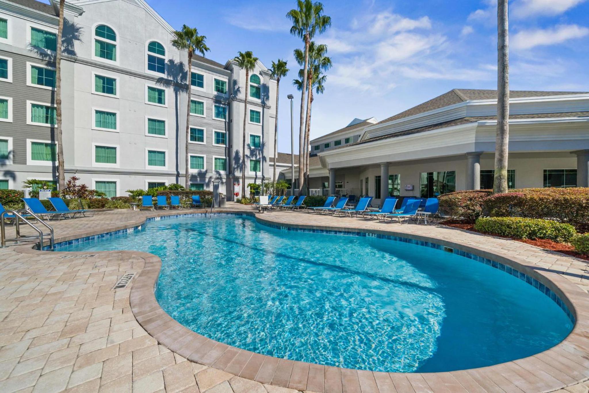 3 beds DisneyFree Shuttle