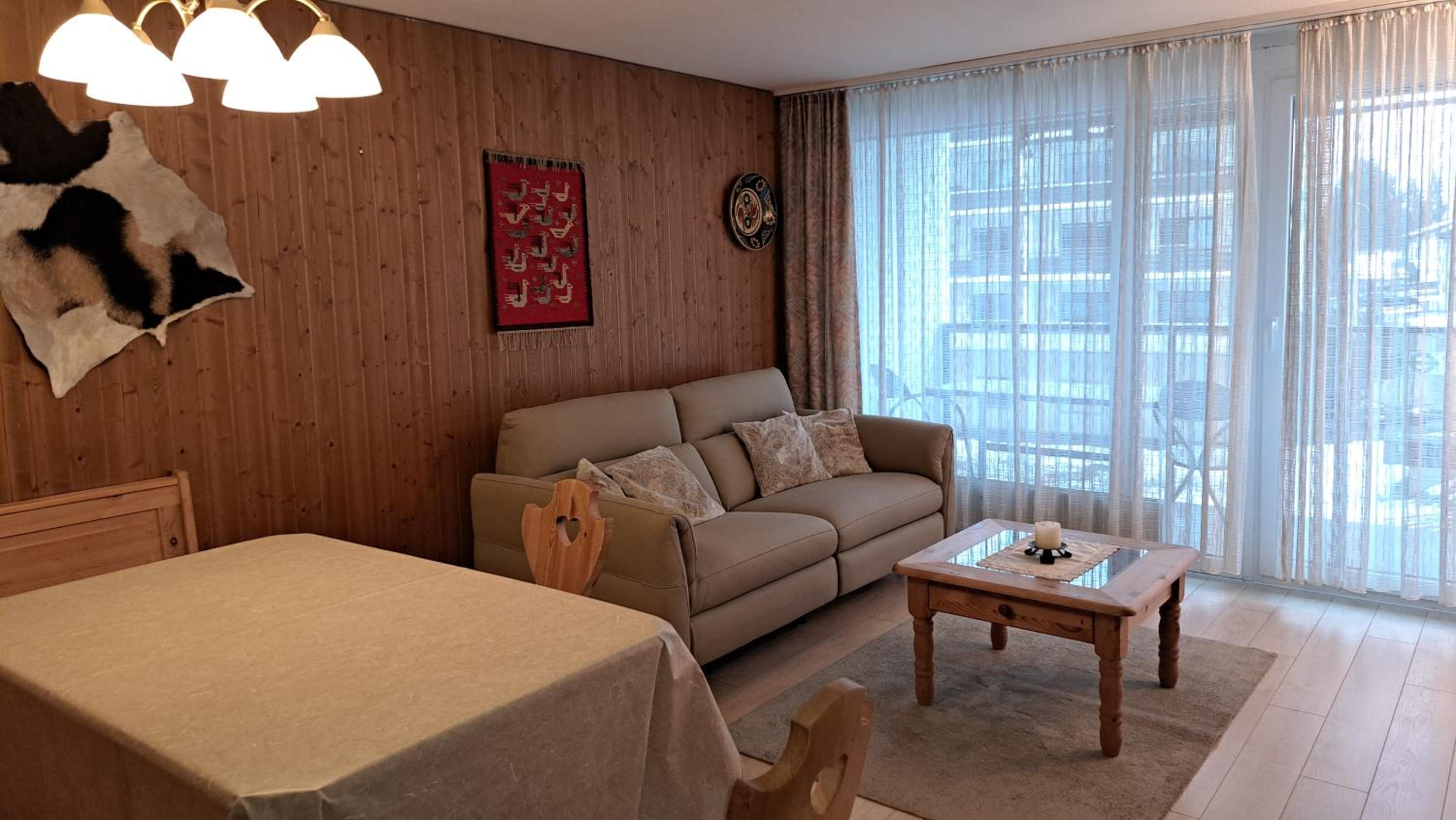 Ladina 65 (319 St) view 4