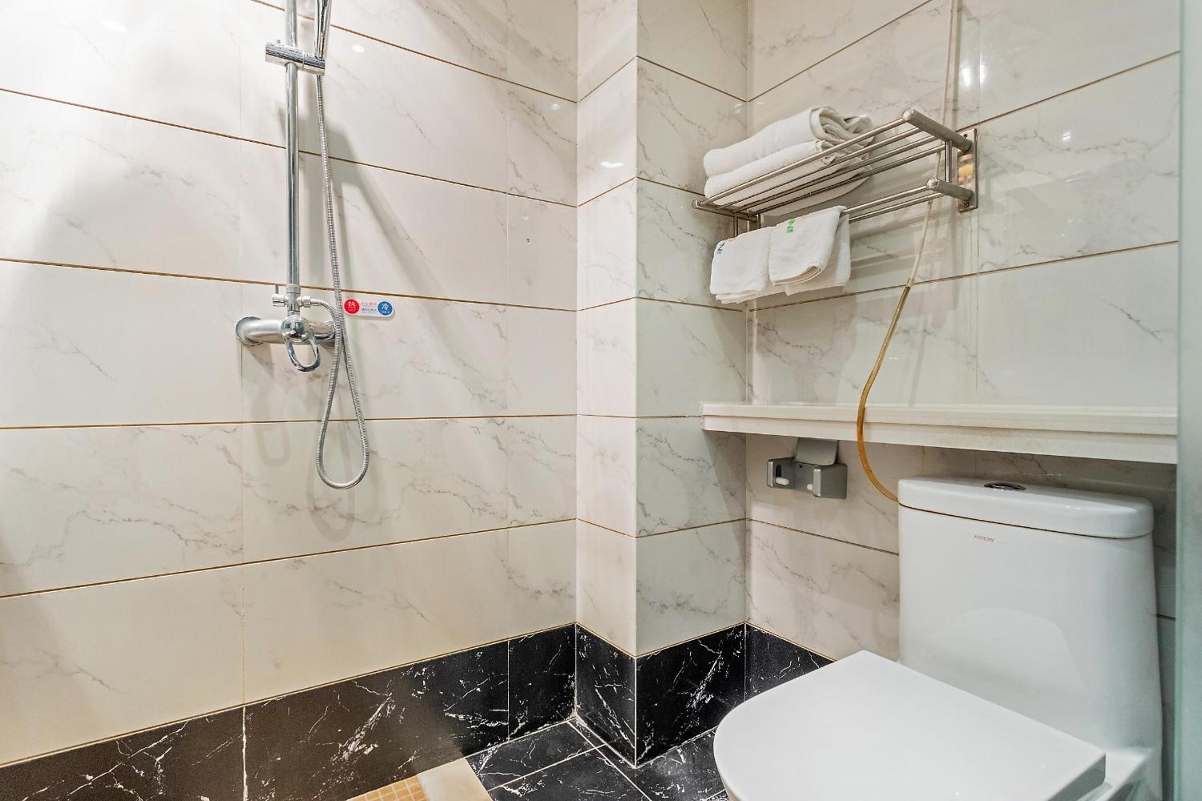 Kunming Qicaimen Shangpin Apartment