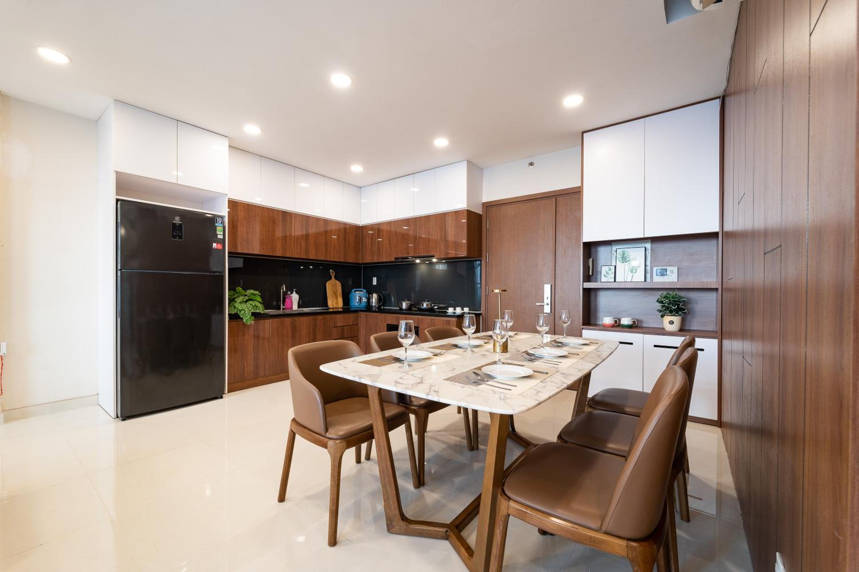 Spacious 4BR apat at Saigon Centre with pool, supermarket, view