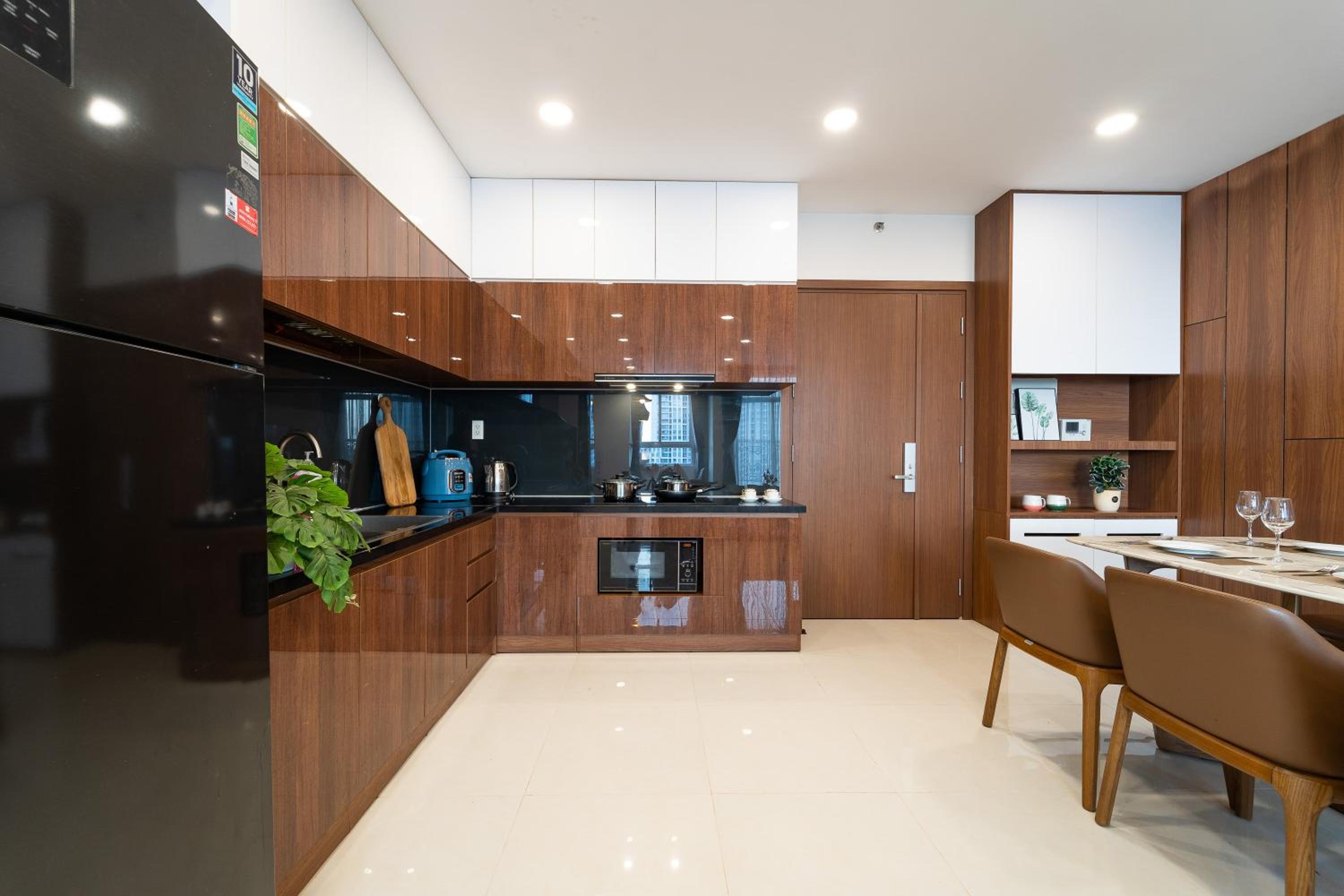 Spacious 4BR apat at Saigon Centre with pool, supermarket, view