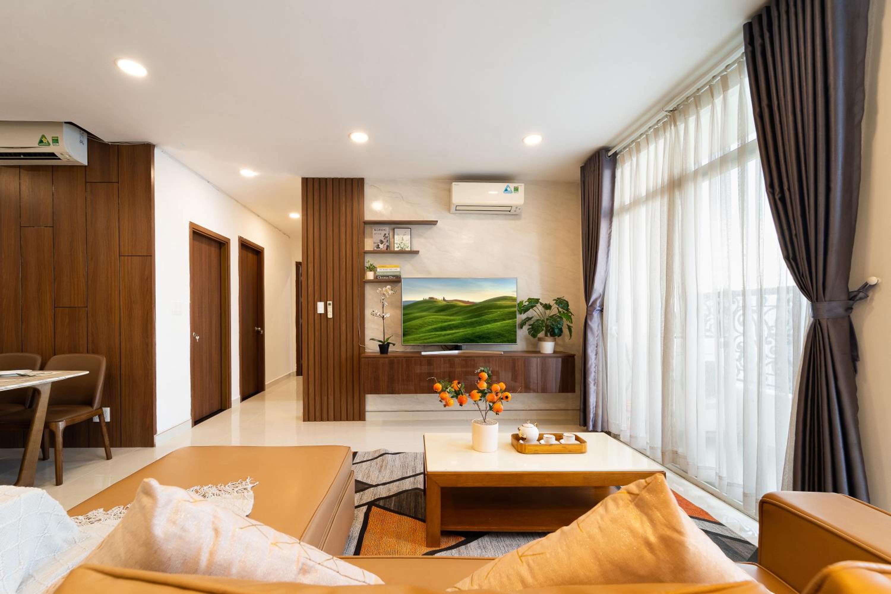 Spacious 4BR apat at Saigon Centre with pool, supermarket, view
