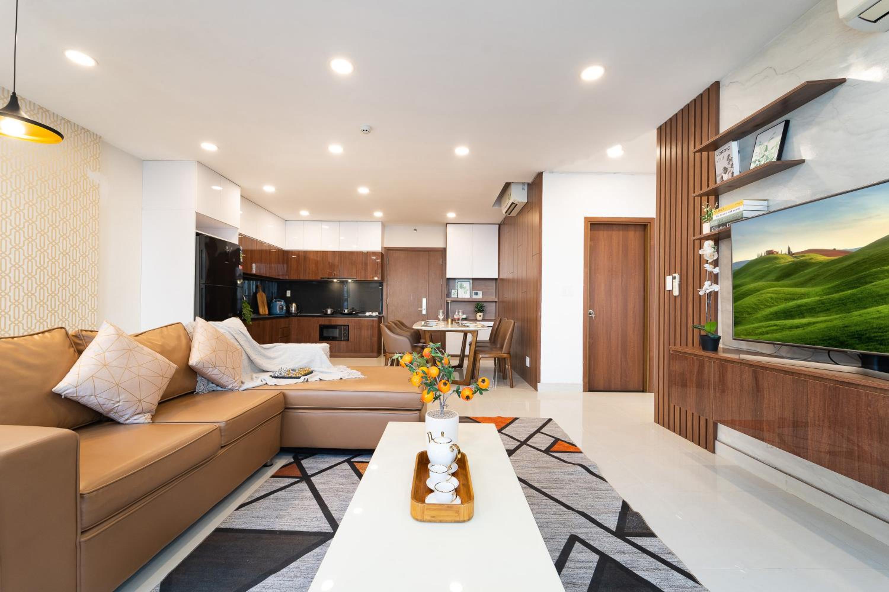 Spacious 4BR apat at Saigon Centre with pool, supermarket, view