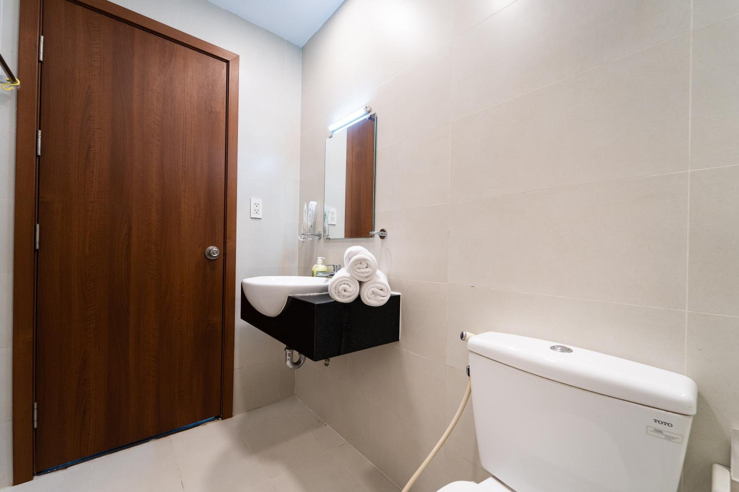 Spacious 4BR apat at Saigon Centre with pool, supermarket, view
