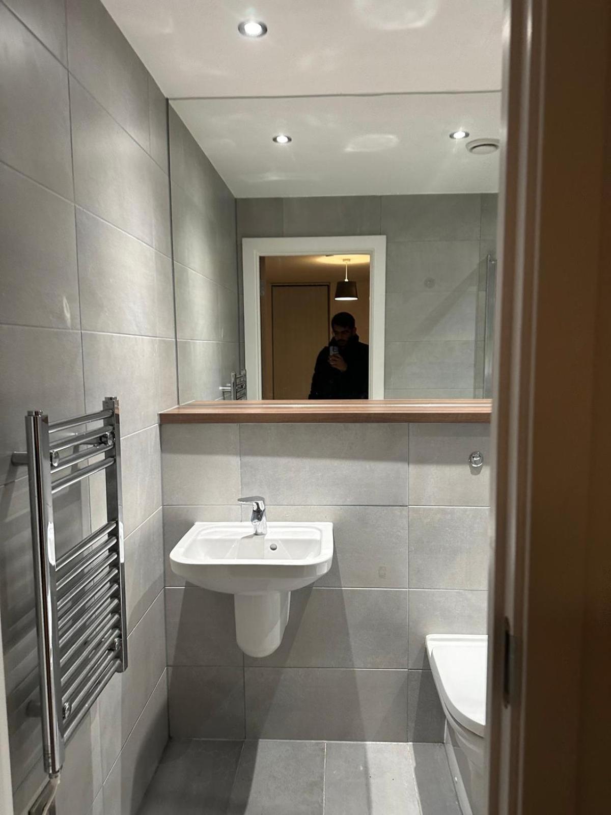 2 bed spacious flat - Canal view photo 2