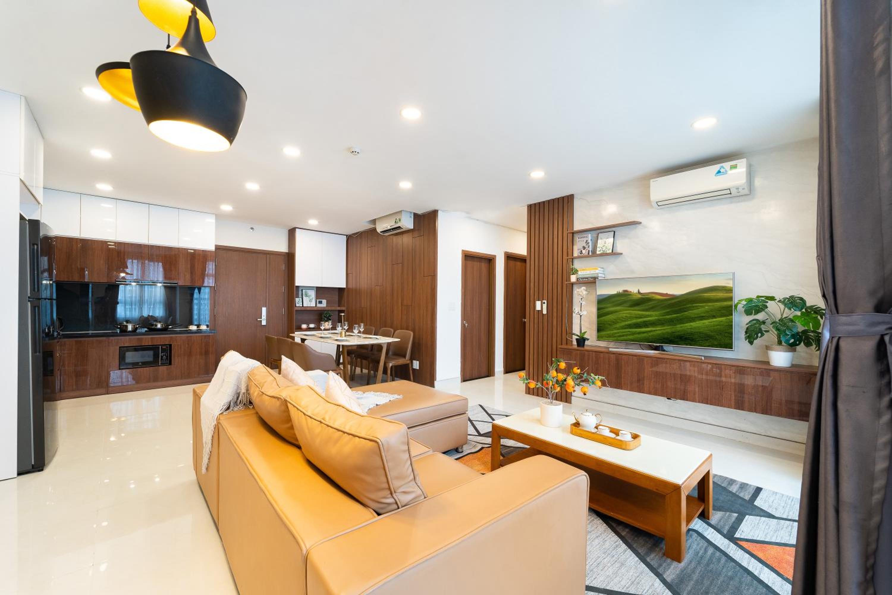 Spacious 4BR apat at Saigon Centre with pool, supermarket, view