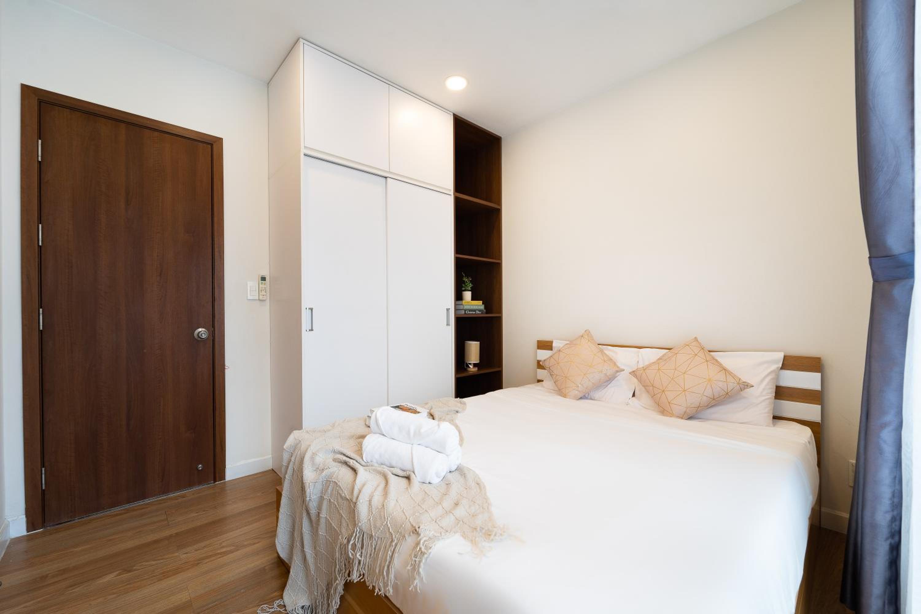 Spacious 4BR apat at Saigon Centre with pool, supermarket, view