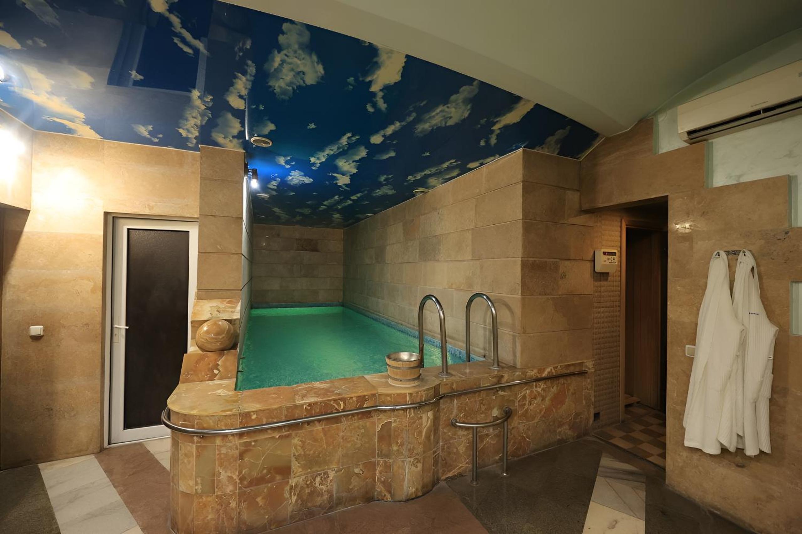 New Continental Hotel, photo 4