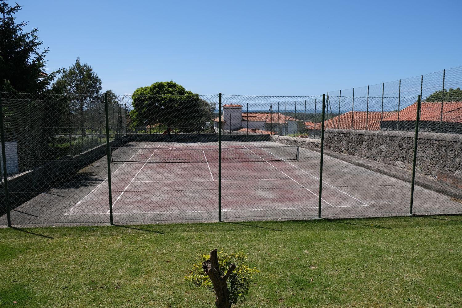high standard rental in a quality residence with pool, tennis and view of the ocean in antas esposende 12 people