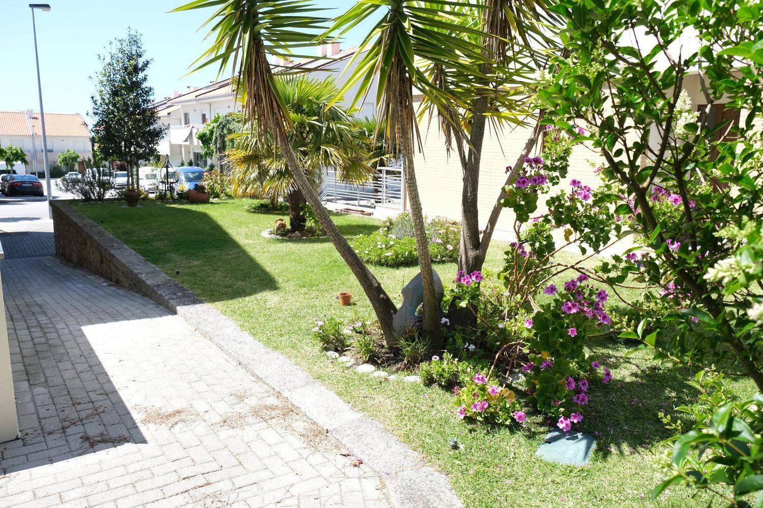 high standard rental in a quality residence with pool, tennis and view of the ocean in antas esposende 12 people