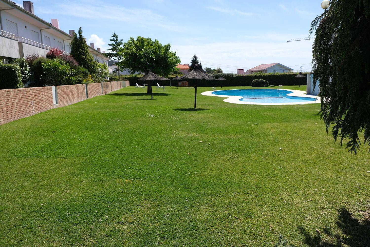 high standard rental in a quality residence with pool, tennis and view of the ocean in antas esposende 12 people