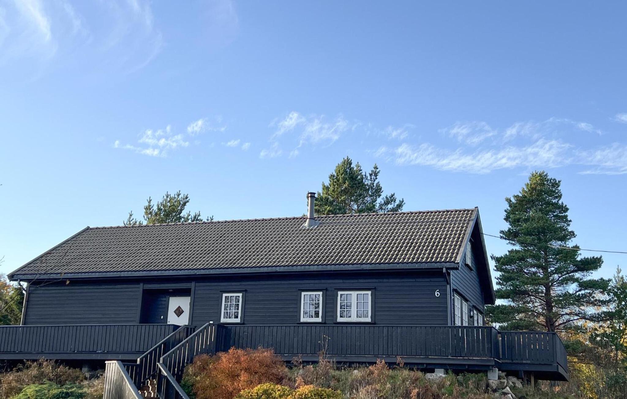5 Bedroom Cozy Home In Lyngdal
