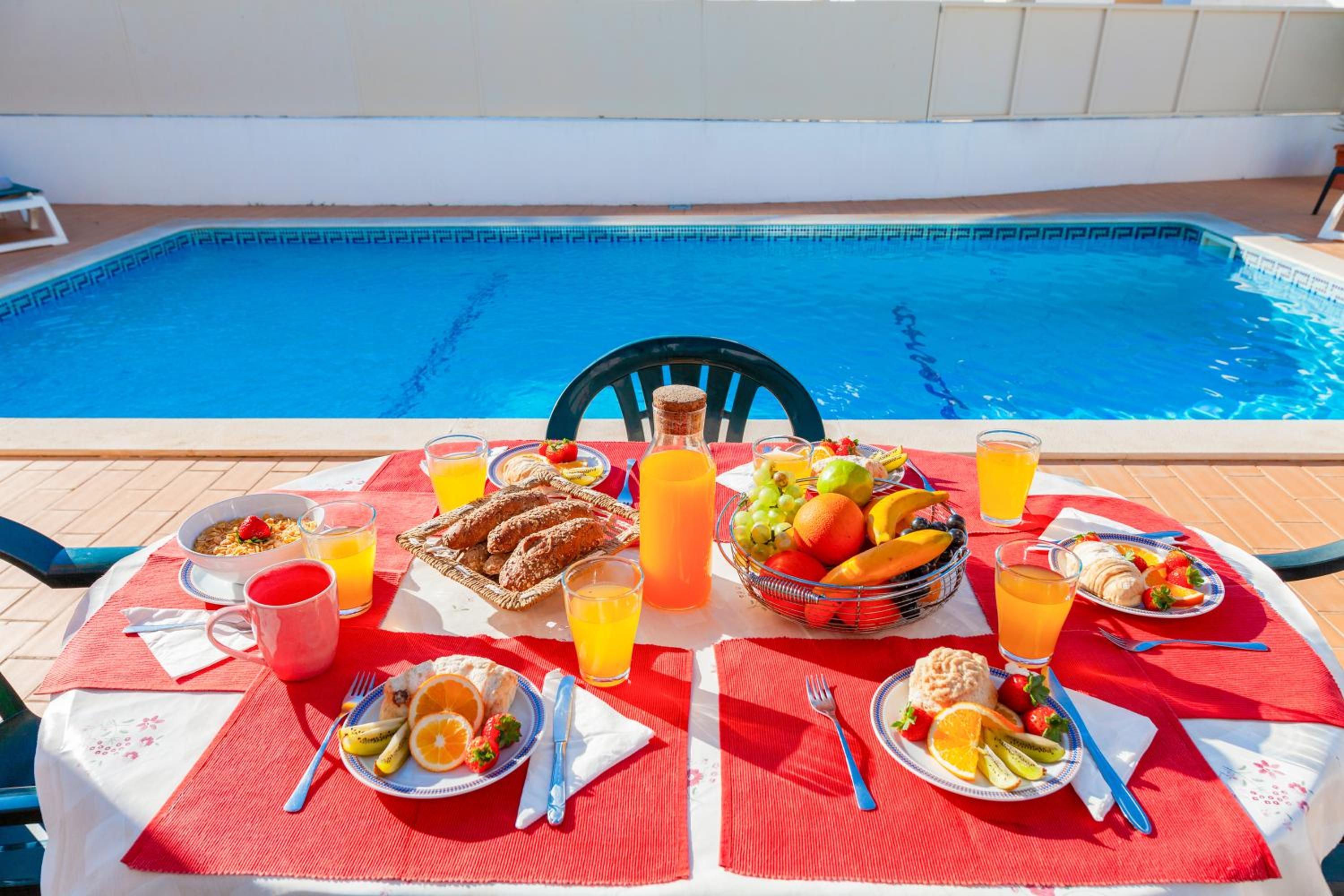 Villa Azzurra - com piscina e ping pong em Albufeira view 4
