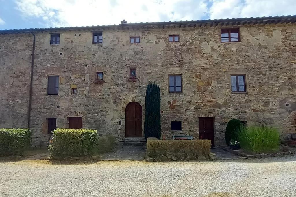 Rondine appartamento confortevole con piscina tennis wifi e giardino view 3
