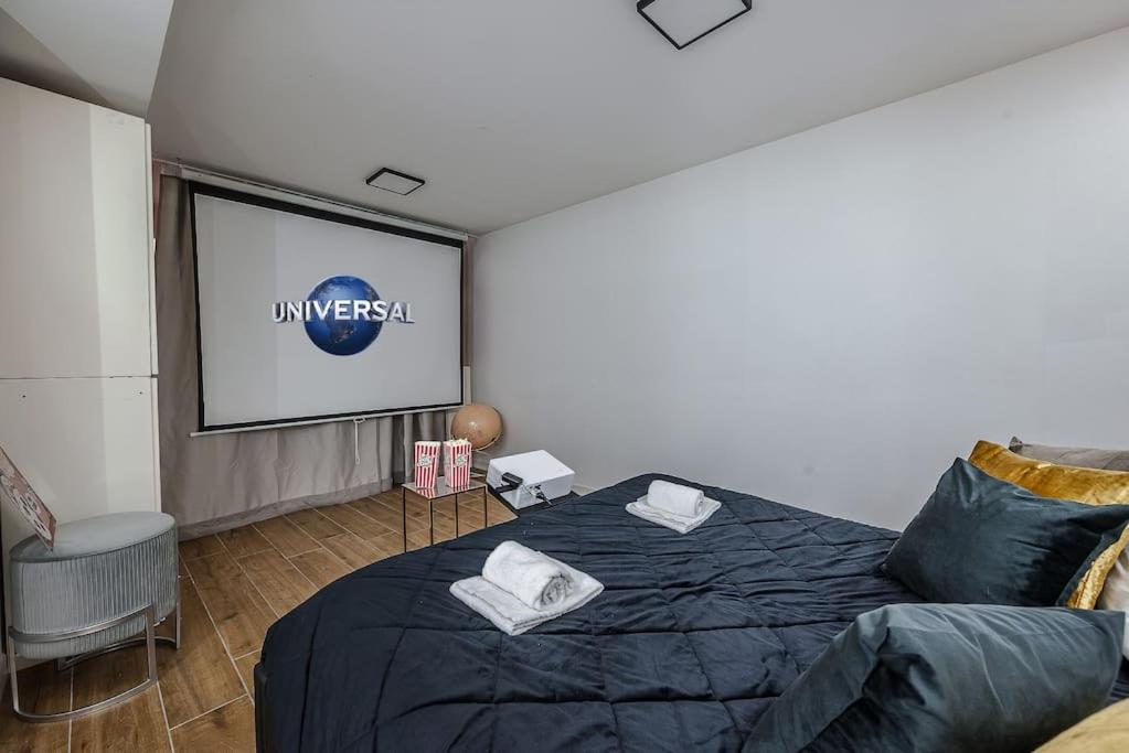 Villa Duomo - Jacuzzi e Terrazzo - Cinema - Free Parking - Gym