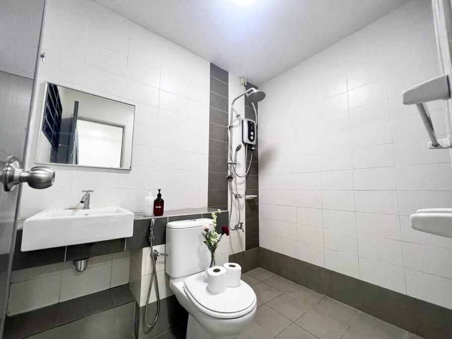 16Pax House Landed Setia Alam Mall SCCC Wi-Fi TV photo 2